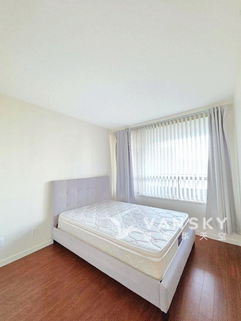 260422225012_2nd bedroom.jpg